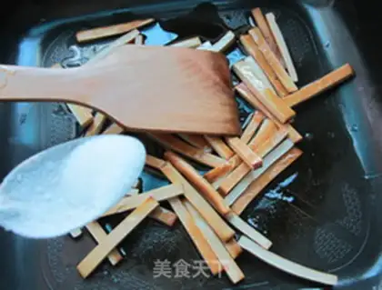 Make Scrambled fishballs step 1