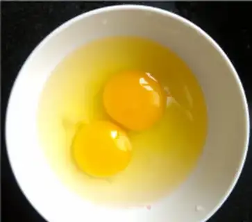 Make Spring fried eggs step 3