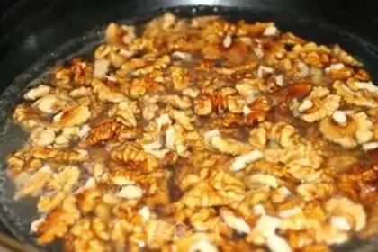 Make Amber walnuts step 1