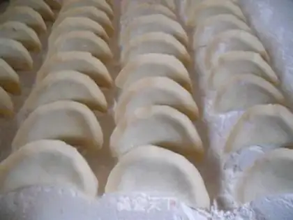 Make Celery pork dumplings step 5
