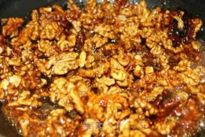 Make Amber walnuts step 4