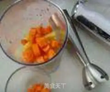 Make Pineapple carrot juice step 1