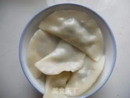 Make Celery pork dumplings step 8