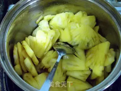 Make Caramel pineapple flip cake step 3