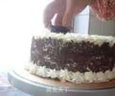 Make Chocolate rose cake step 5