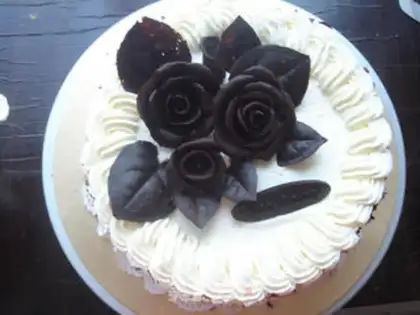 Make Chocolate rose cake step 7