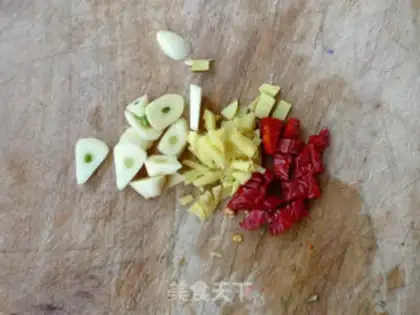 Make Soy sauce and pork step 1