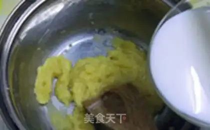 Make Caramel pineapple flip cake step 9