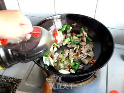 Make Soy sauce and pork step 5