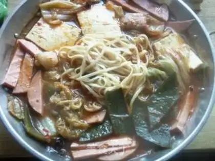 Make Korean Army hotpot step 18