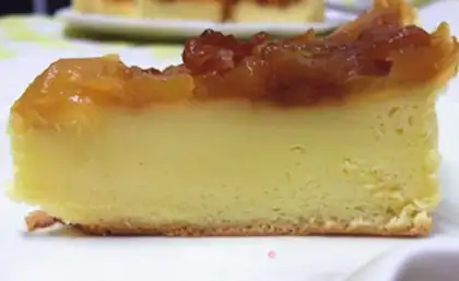 Make Caramel pineapple flip cake step 20