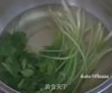 Make Garlic mud and white meat step 2