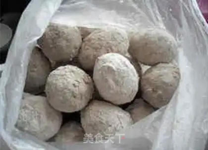 Make Homemade pine eggs step 7