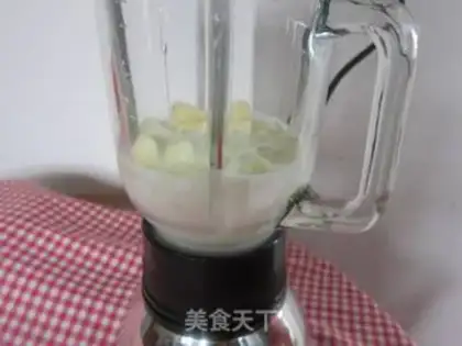Make Apple banana milk step 1