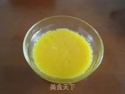 Make Tomato fried eggs step 1