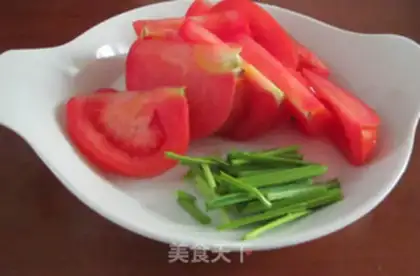 Make Tomato fried eggs step 2