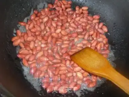 Make Hanging frost peanuts step 3