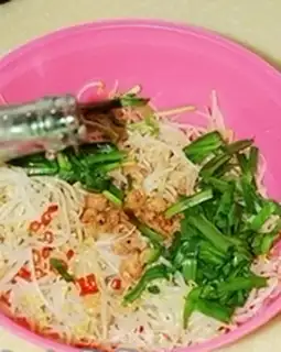 Make The green bean sprouts step 14