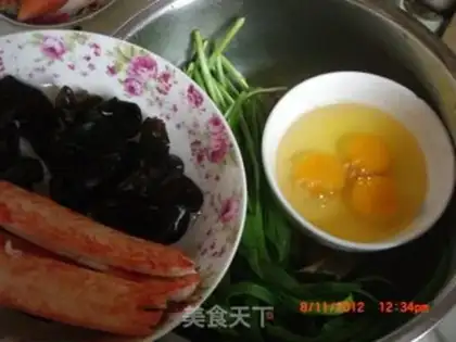 Make Crab fried eggs step 0