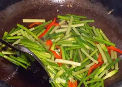 Make Garlic fried sausage step 5