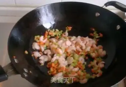 Make Gold shrimp fried rice step 5
