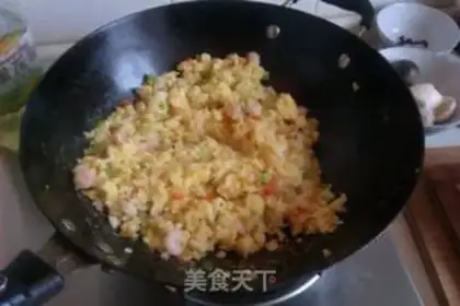 Make Gold shrimp fried rice step 8