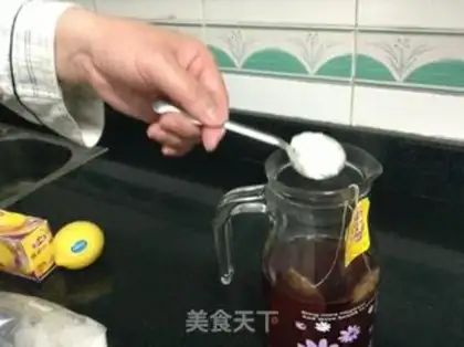 Make Iced lemon tea step 2