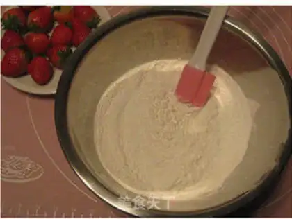Make Strawberry Dafu step 1