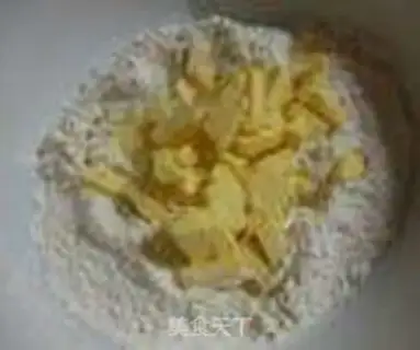 Make Apple strawberry pie step 4