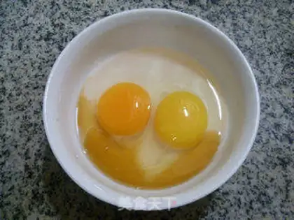 Make Squeeze the eggs step 1