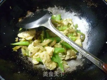 Make Squeeze the eggs step 9