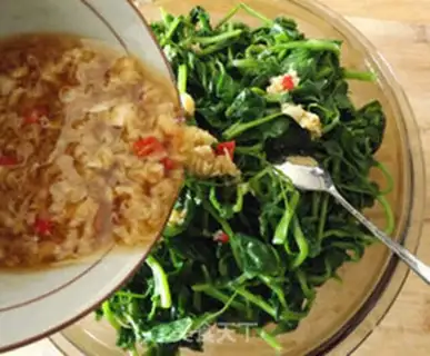 Make The point of cold peas step 4