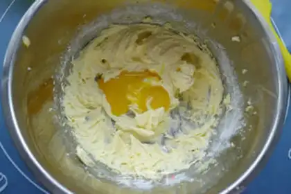 Make Panda cookies step 1