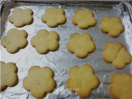 Make Strawberry crackers step 12