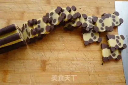 Make Panda cookies step 18
