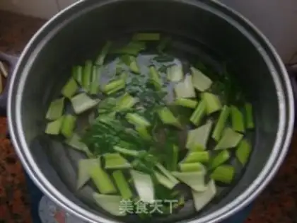 Make Celery fried eggs step 0