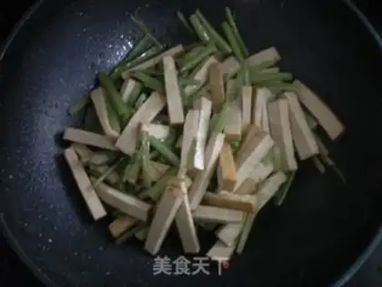 Make Celery fried dry step 3