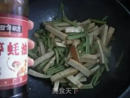 Make Celery fried dry step 5