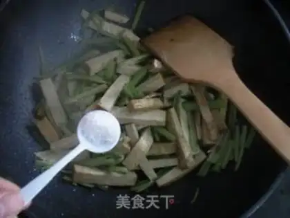 Make Celery fried dry step 7