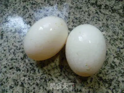 Make Onion fried duck eggs step 0