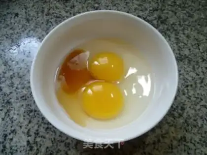 Make Onion fried duck eggs step 2
