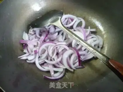 Make Onion fried duck eggs step 7