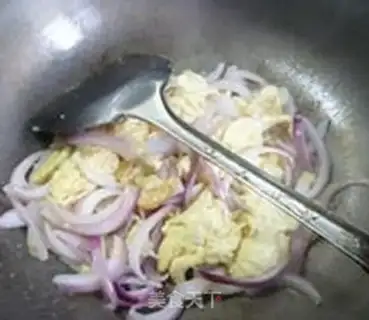 Make Onion fried duck eggs step 11