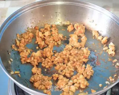 Make Onion shrimp sauce and wheat noodles step 11