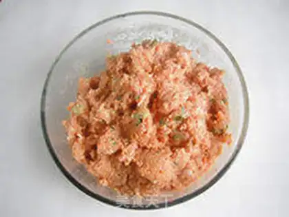 Make Carrot pork dumplings step 2