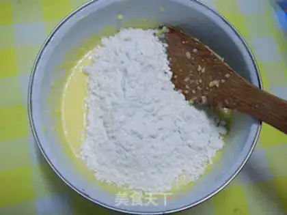 Make Yogurt cake step 4