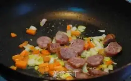 Make Weenie egg fried rice step 2
