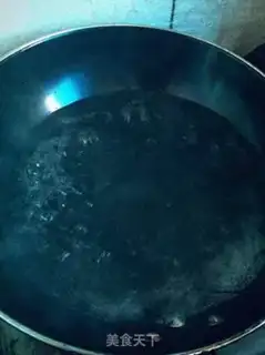 Make Spicy root powder step 1