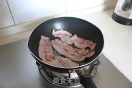 Make A bacon pizza with pasta step 18