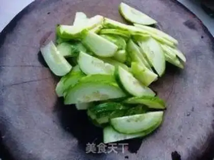 Make Garlic onion fried cucumber step 0